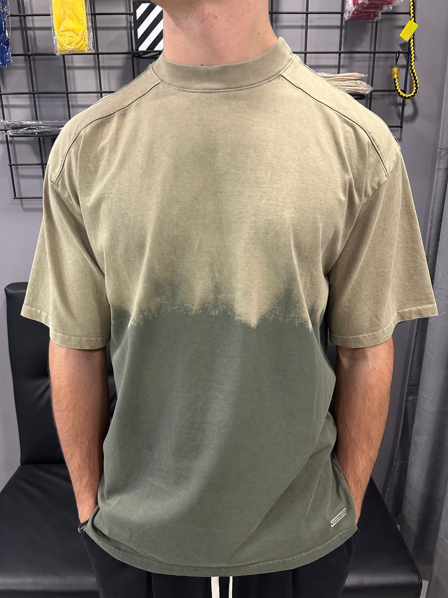 T-shirt verde slavato