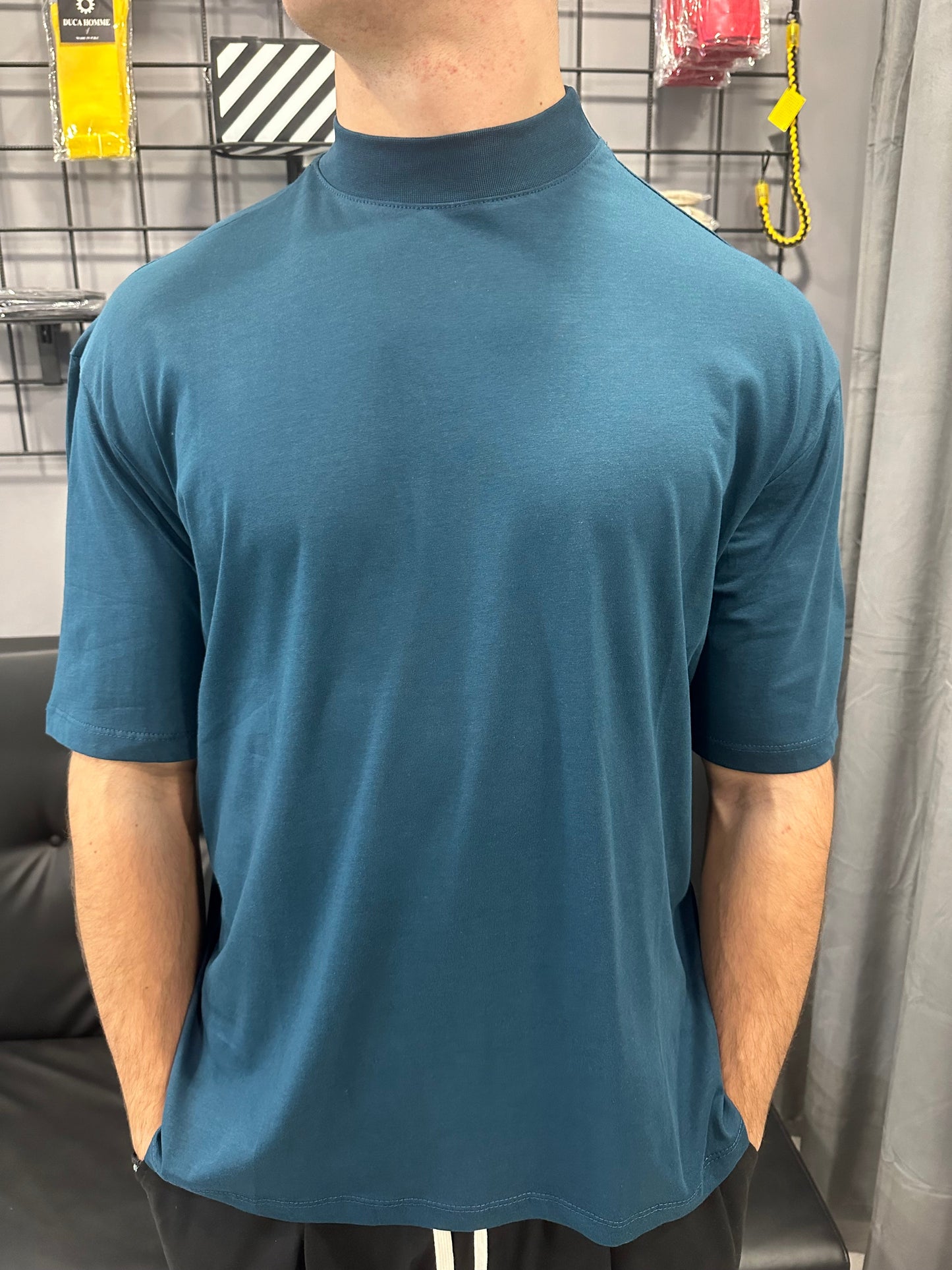 T-shirt collo alto petrolio