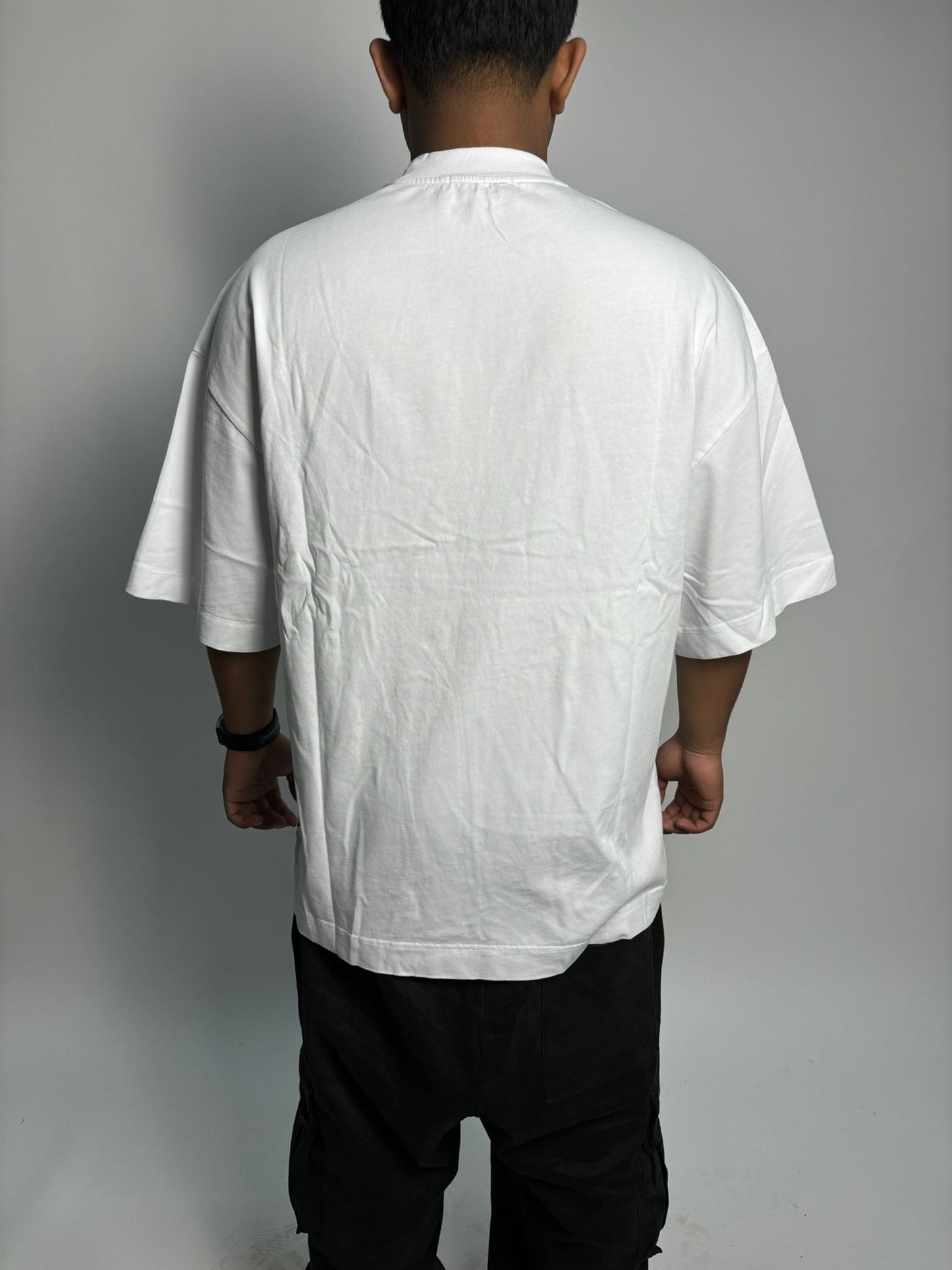 T-shirt over bianca
