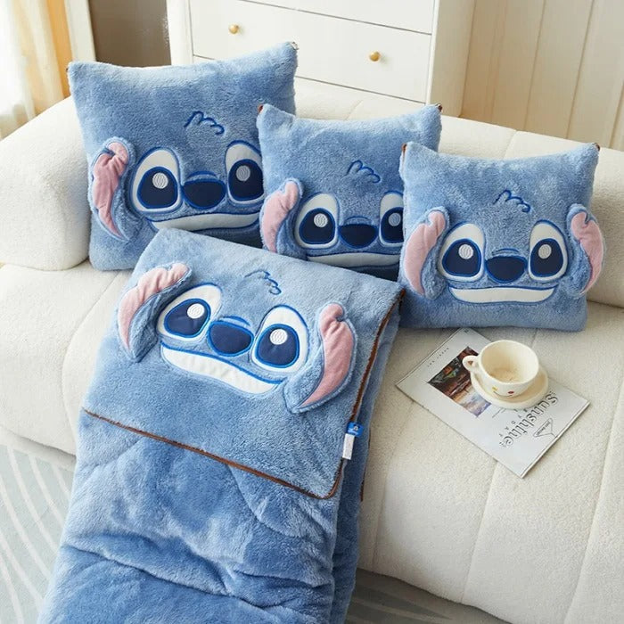 Stitch & Amici™ - Coperta Calda + 2 Cuscini Omaggio inclusi