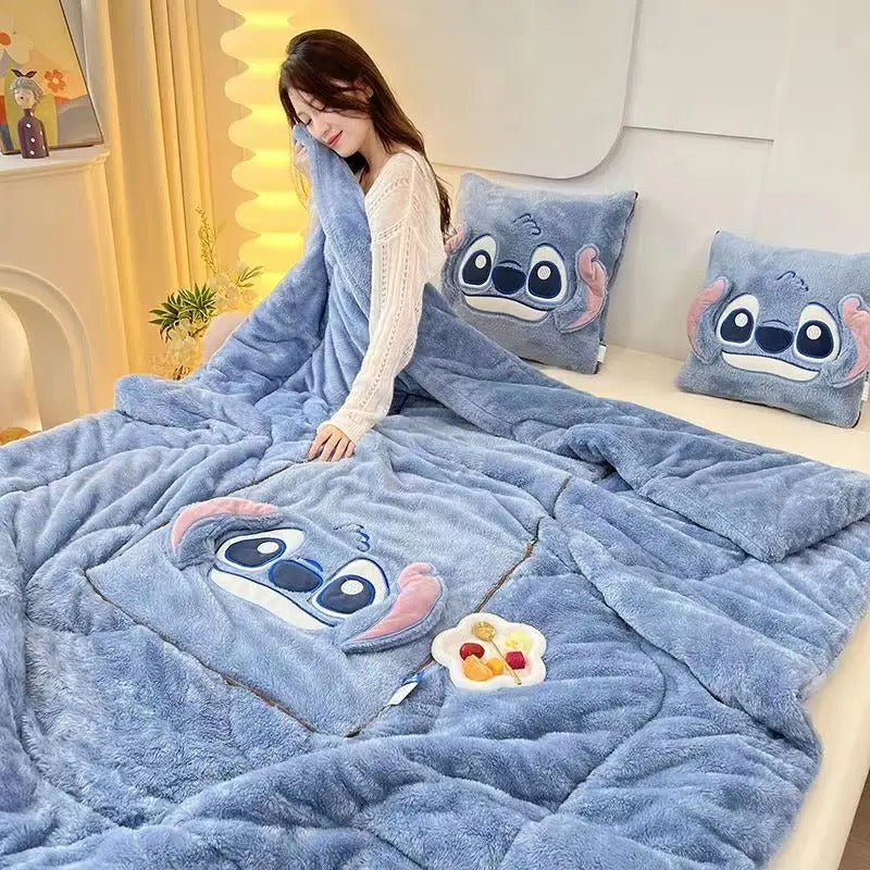 Stitch & Amici™ - Coperta Calda + 2 Cuscini Omaggio inclusi