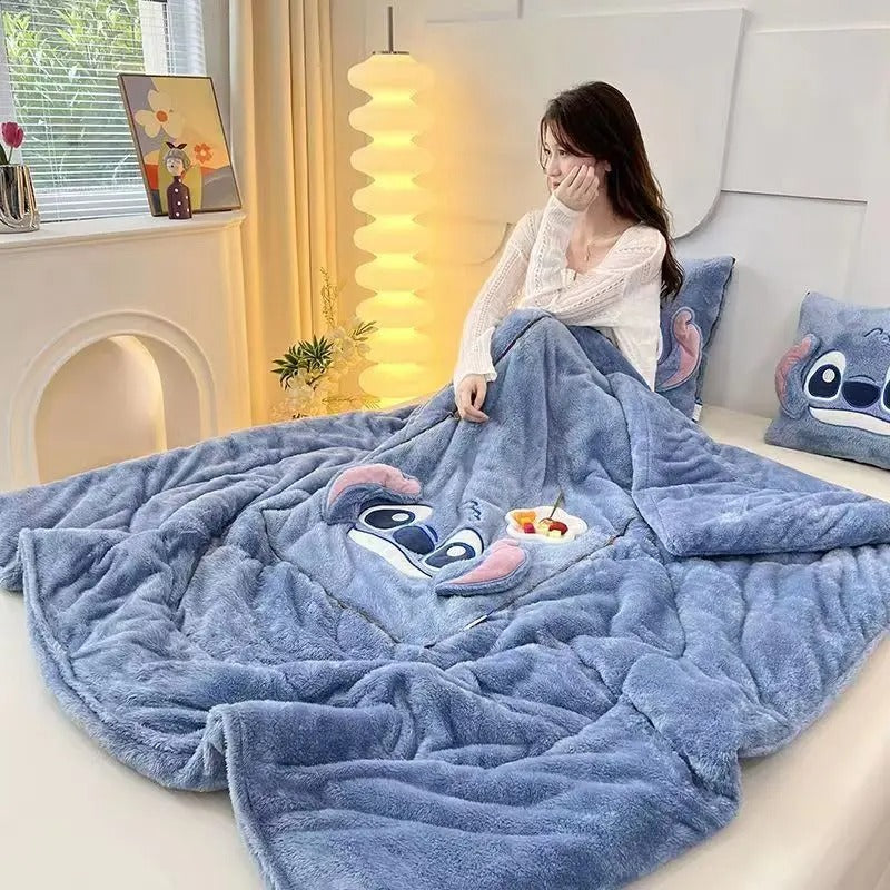 Stitch & Amici™ - Coperta Calda + 2 Cuscini Omaggio inclusi