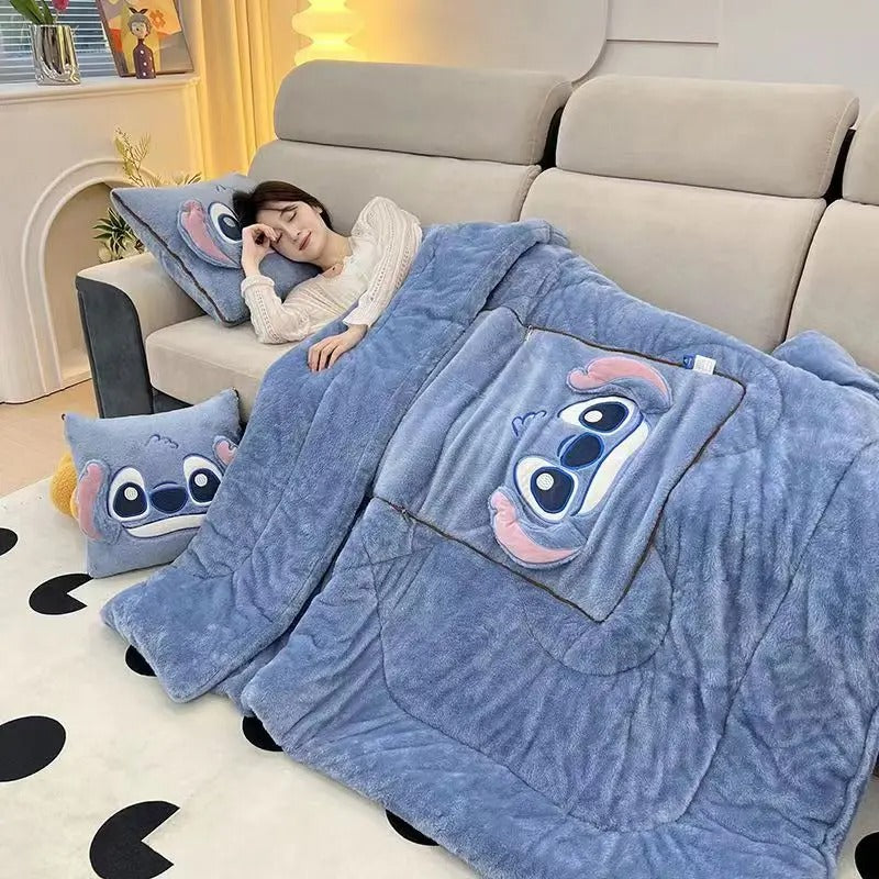 Stitch & Amici™ - Coperta Calda + 2 Cuscini Omaggio inclusi