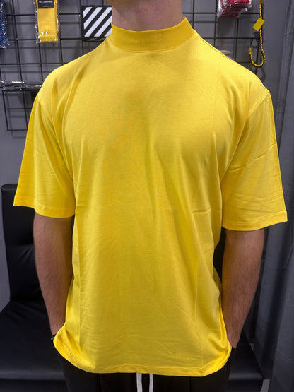 T-shirt collo alto gialla
