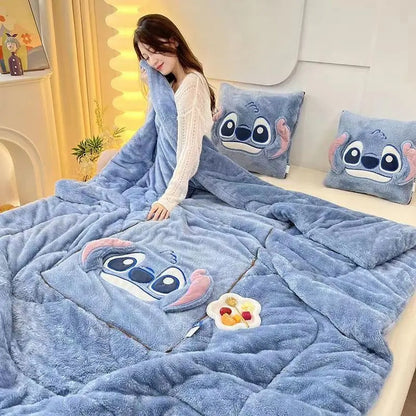Stitch & Amici™ - Coperta Calda + 2 Cuscini Omaggio inclusi
